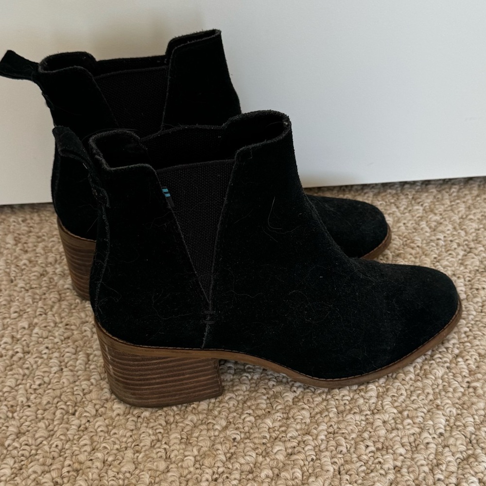 Tom’s suede ankle booties